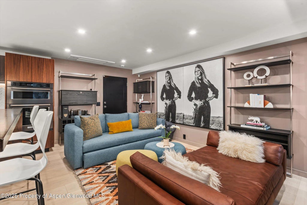 4 of 15 - 725 E Durant Avenue 22, Aspen, CO
