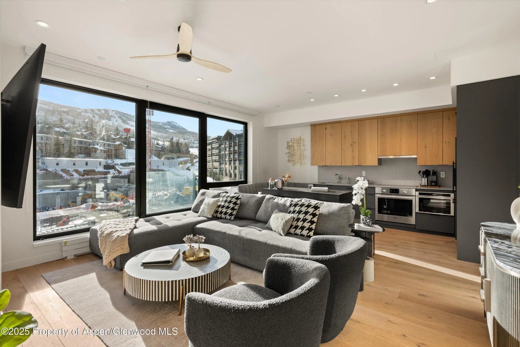 4 of 28 - 119 Wood Road 305, Snowmass Village, CO