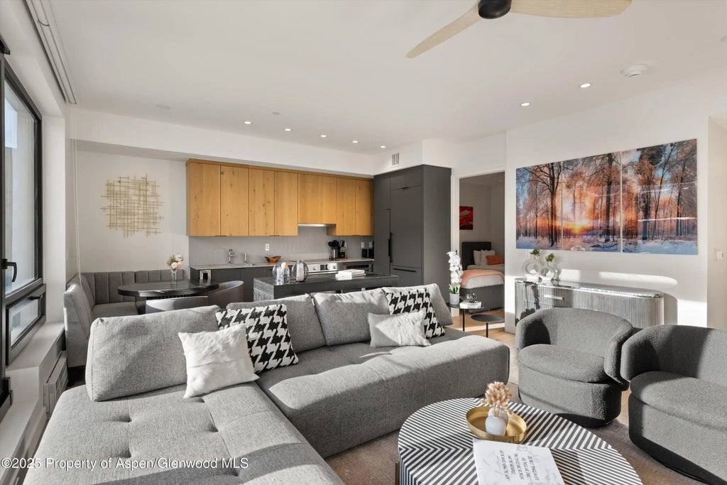 6 of 28 - 119 Wood Road 305, Snowmass Village, CO