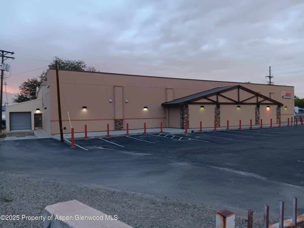 1 of 3 - 2999 North Avenue, Grand Junction, CO