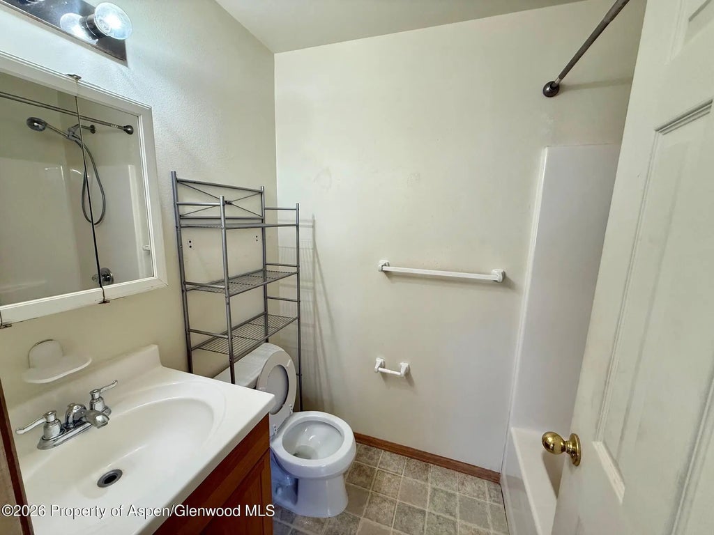 7 of 12 - 1333 E Victory Way, Craig, CO