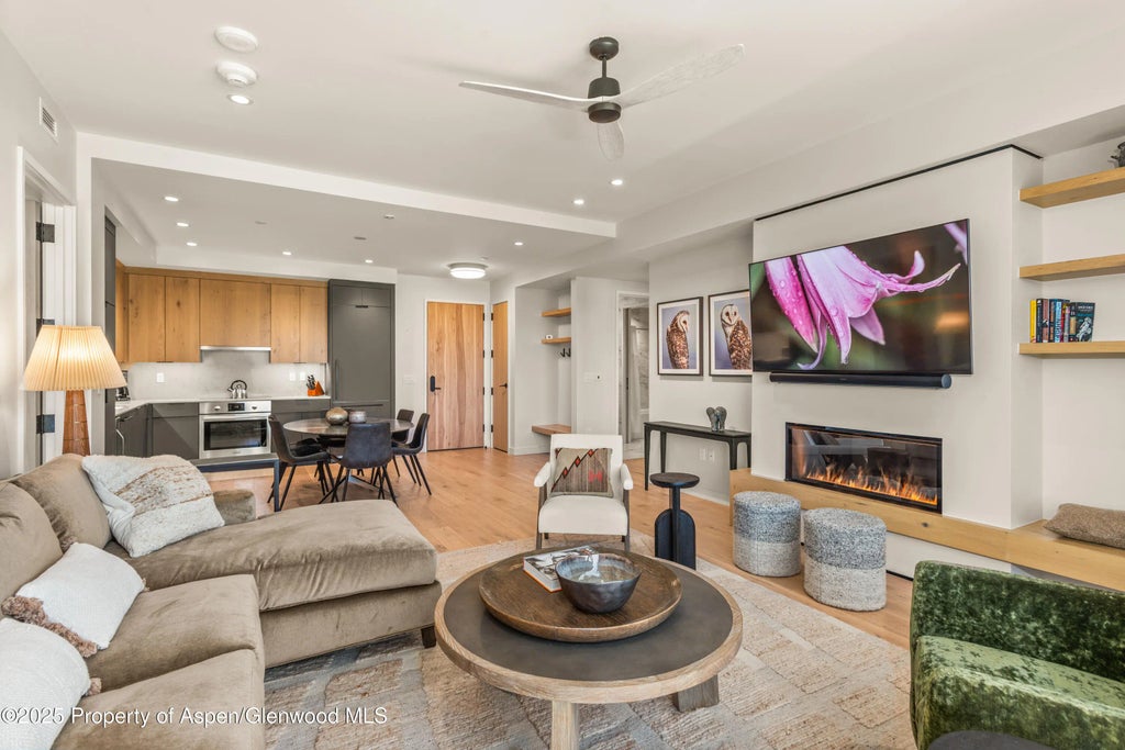 15 of 17 - 119 Wood Road 404, Snowmass Village, CO