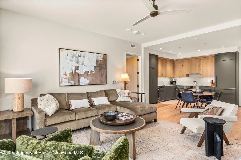 16 of 17 - 119 Wood Road 404, Snowmass Village, CO