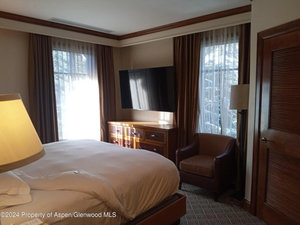 7 of 21 - 0075 Prospector Road Unit 8206 Summer Interest 7, Aspen, CO