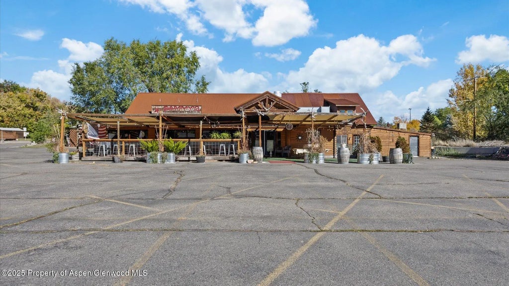 1 of 42 - 412 Park Avenue, Rifle, CO