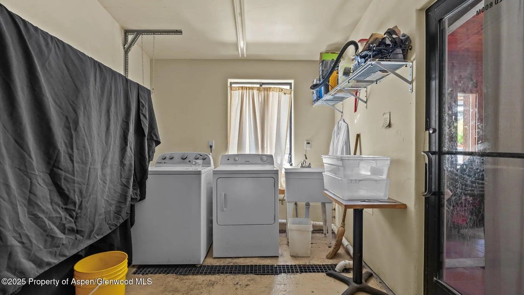 37 of 42 - 412 Park Avenue, Rifle, CO