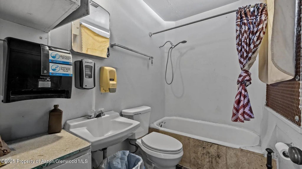 40 of 42 - 412 Park Avenue, Rifle, CO