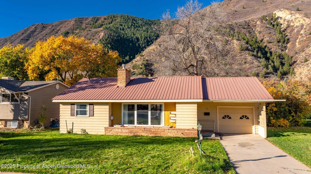 1 of 27 - 328 Park Drive, Glenwood Springs, CO