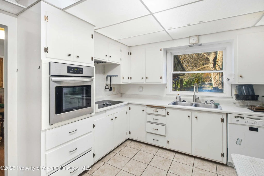 7 of 27 - 328 Park Drive, Glenwood Springs, CO