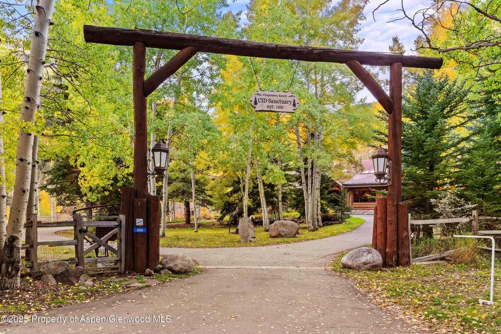 11 of 62 - 10 Little Highlands Way, Aspen, CO