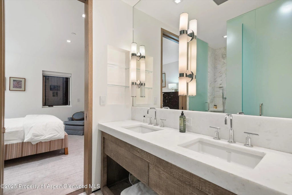 25 of 38 - 219 N Monarch Street, Aspen, CO