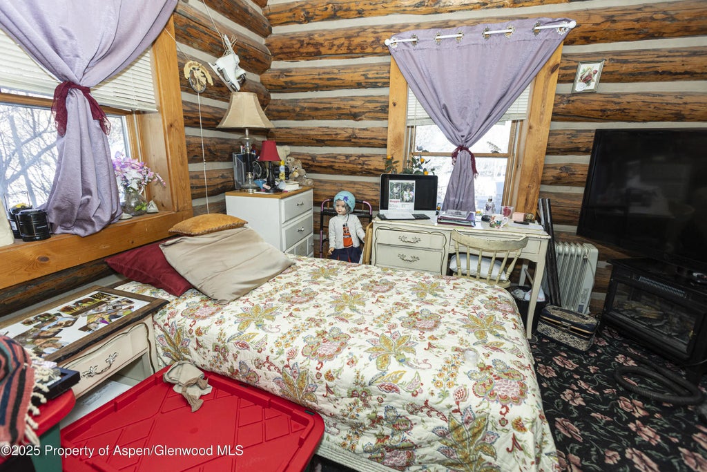 9 of 23 - 938 County Rd 106, Carbondale, CO