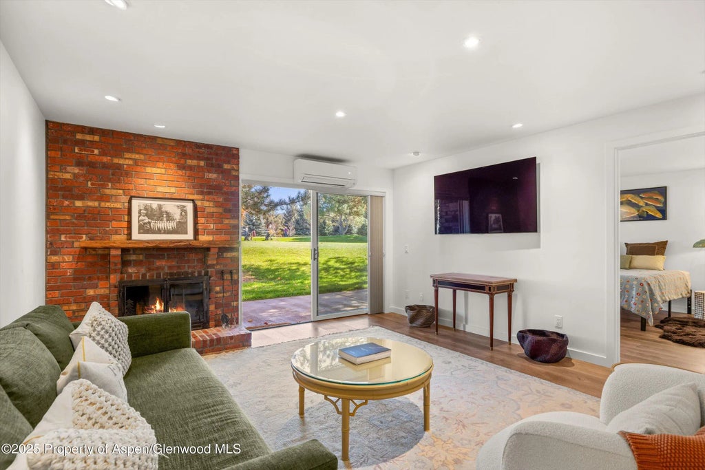 14913 Hwy 82 247, Carbondale