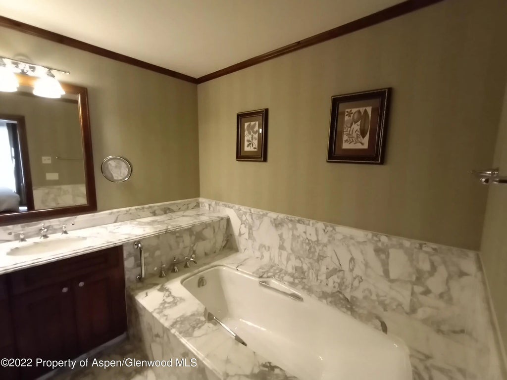 15 of 28 - 0075 Prospector Road Unit 8401 Summer Interest 9, Aspen, CO