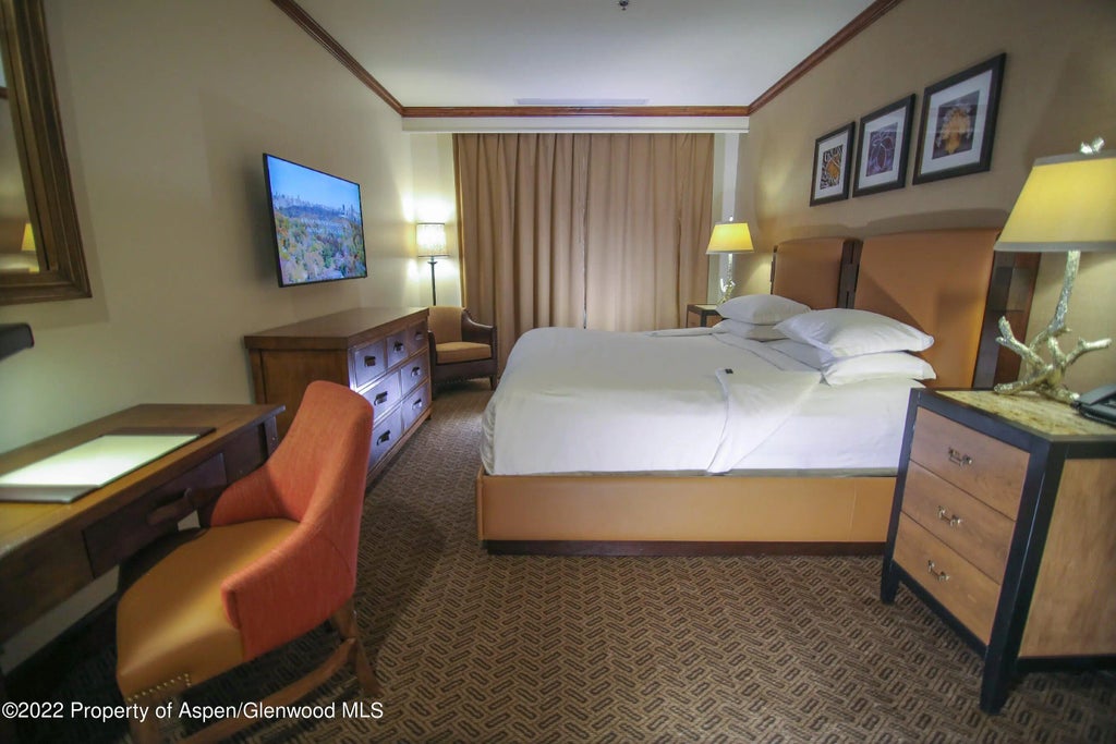 27 of 28 - 0075 Prospector Road Unit 8401 Summer Interest 9, Aspen, CO