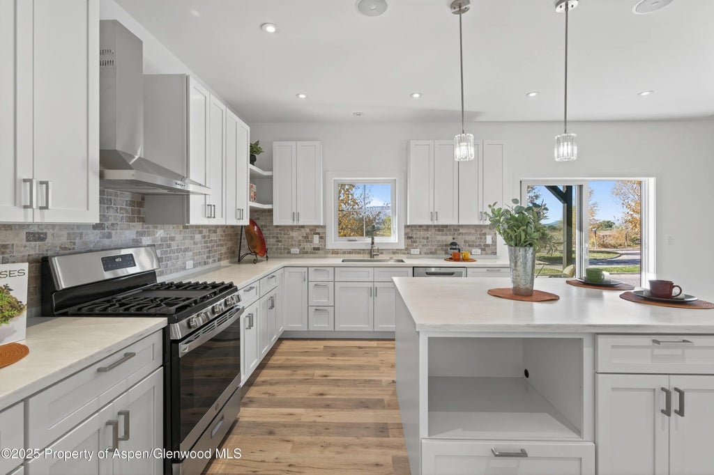 14 of 41 - 13 Belgian Court, Silt, CO