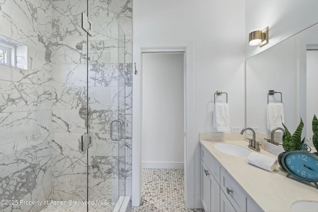 23 of 41 - 13 Belgian Court, Silt, CO