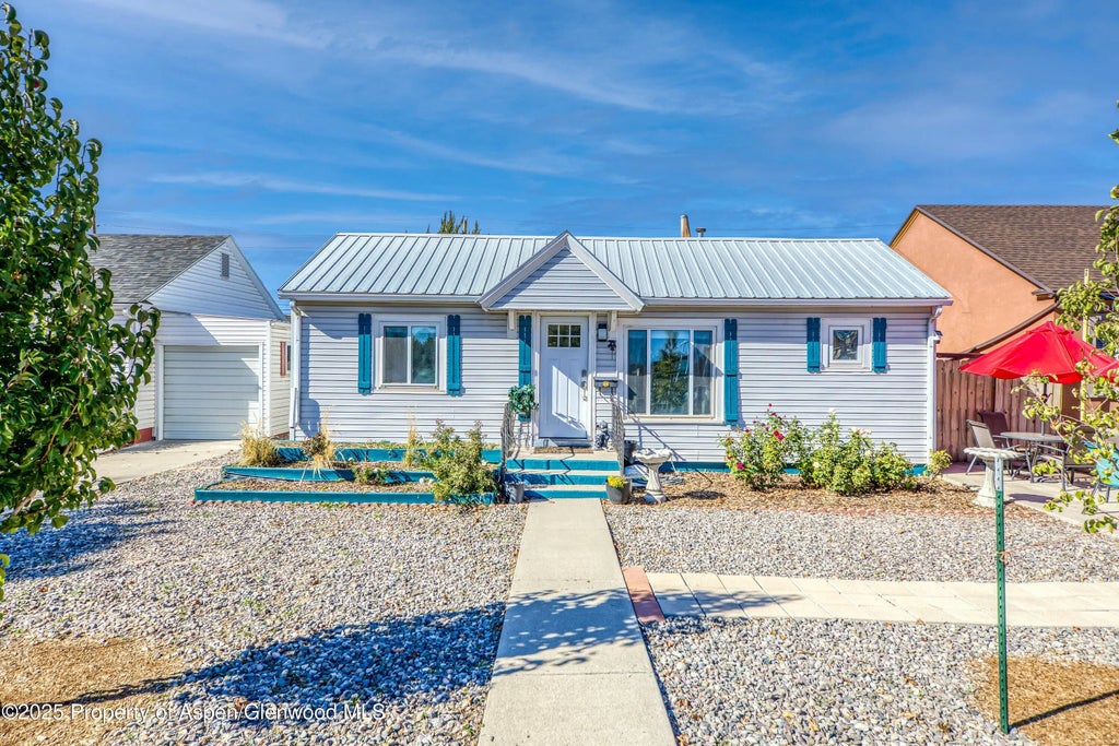 1 of 27 - 1037 N 1st Street, Montrose, CO