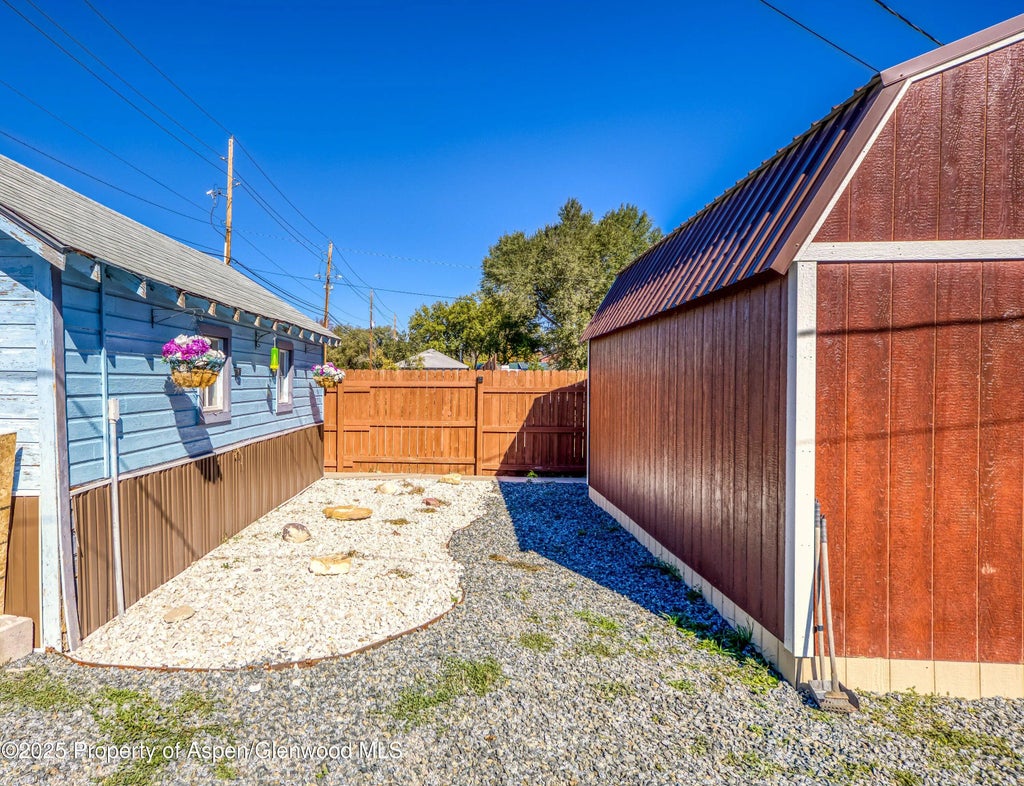 23 of 27 - 1037 N 1st Street, Montrose, CO