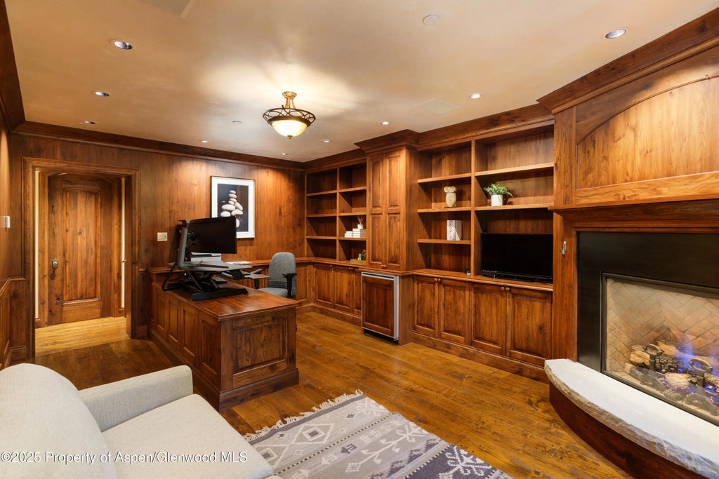 37 of 41 - 388 Exhibition Lane, Aspen, CO