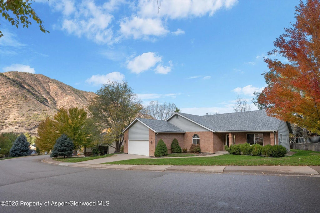 44 of 46 - 634 E First Street, New Castle, CO