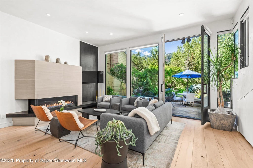 155 Lone Pine Road /river Bluff C2, Aspen