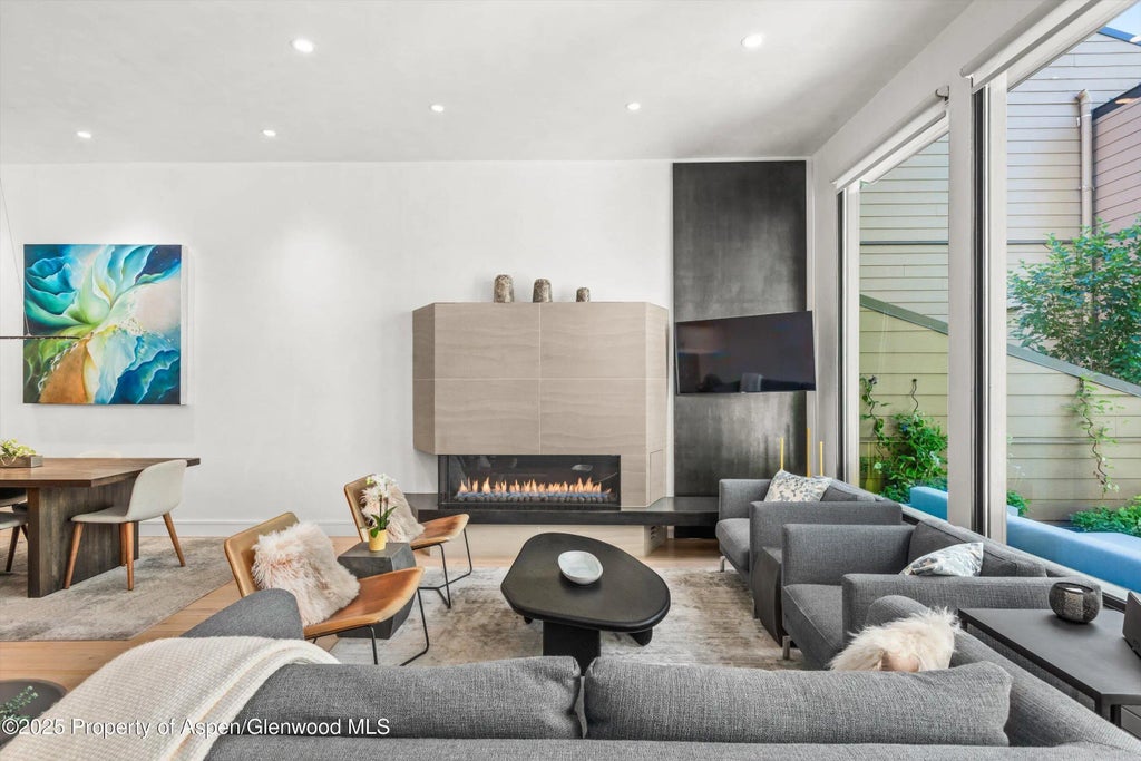 10 of 42 - 155 Lone Pine Road /river Bluff C2, Aspen, CO