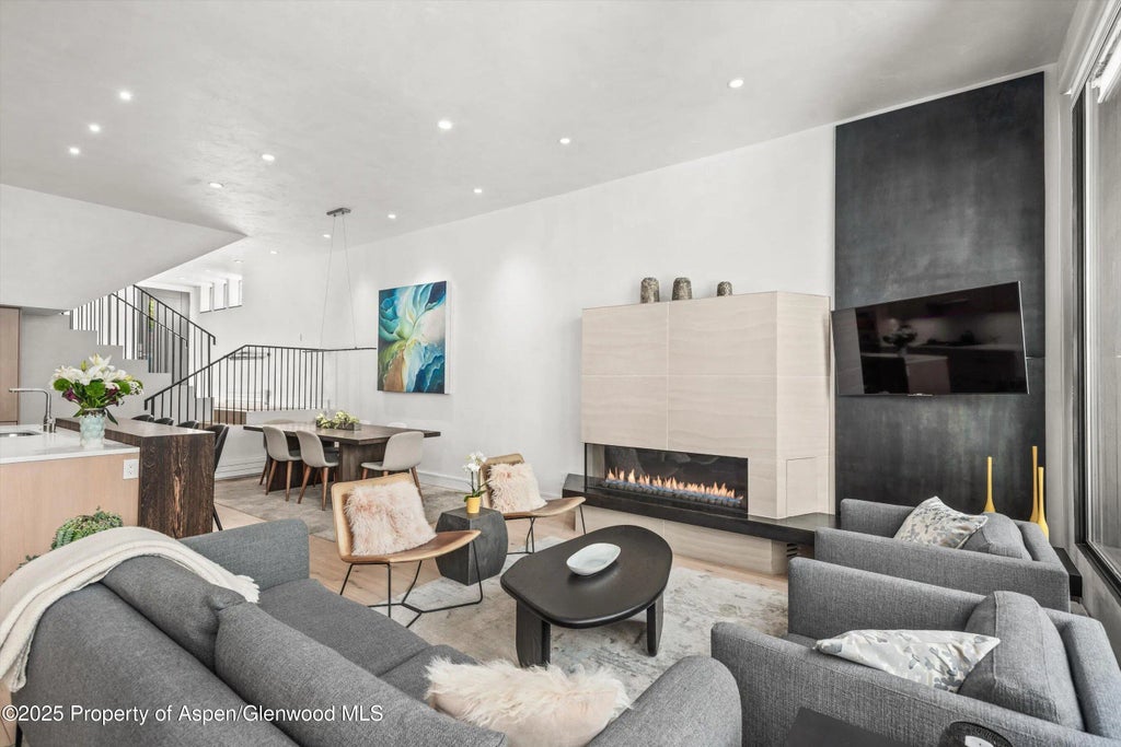 4 of 42 - 155 Lone Pine Road /river Bluff C2, Aspen, CO