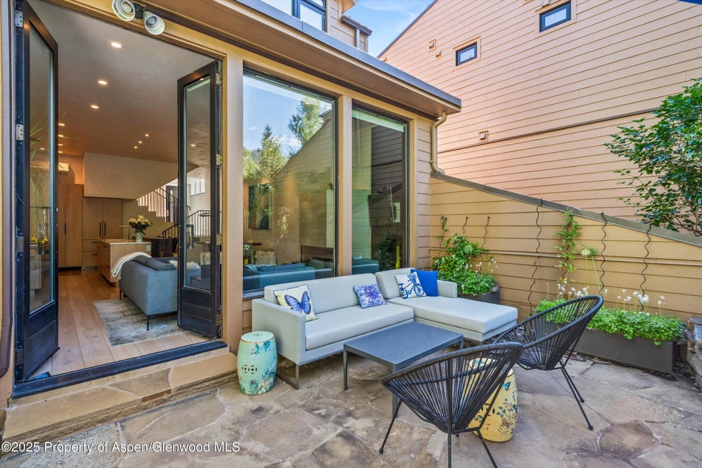 8 of 42 - 155 Lone Pine Road /river Bluff C2, Aspen, CO