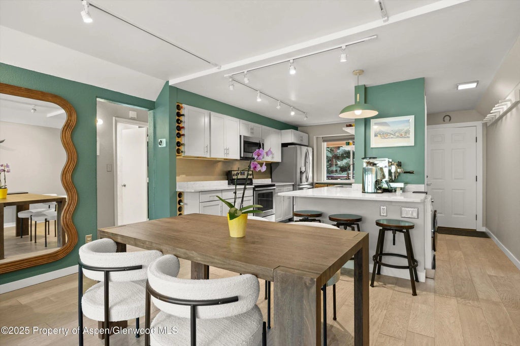 5 of 24 - 950 Vine Street, Aspen, CO