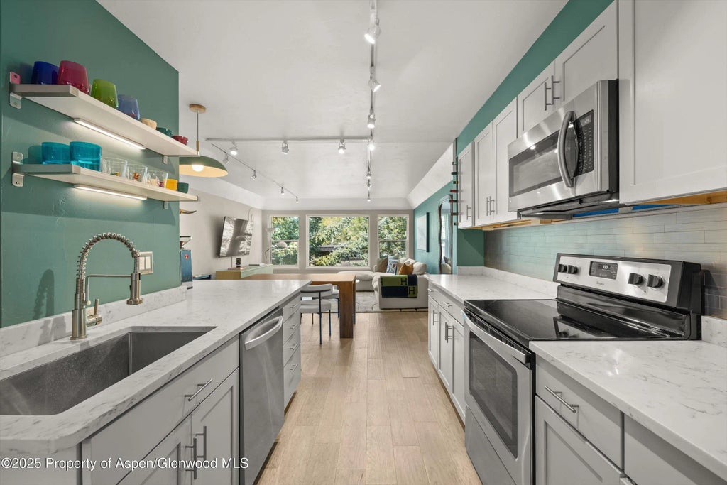 8 of 24 - 950 Vine Street, Aspen, CO