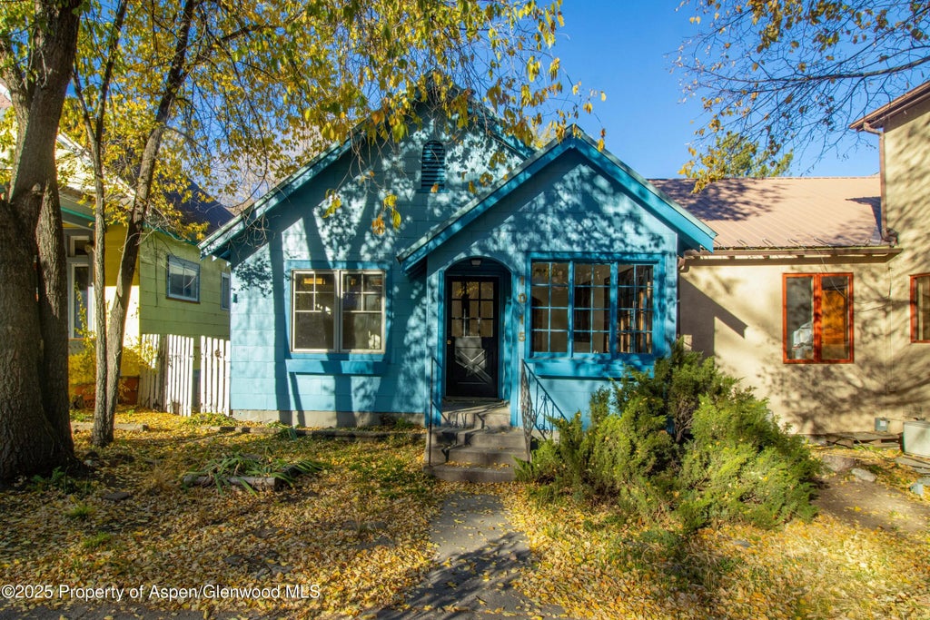 1 of 33 - 1015 Grand Avenue, Glenwood Springs, CO