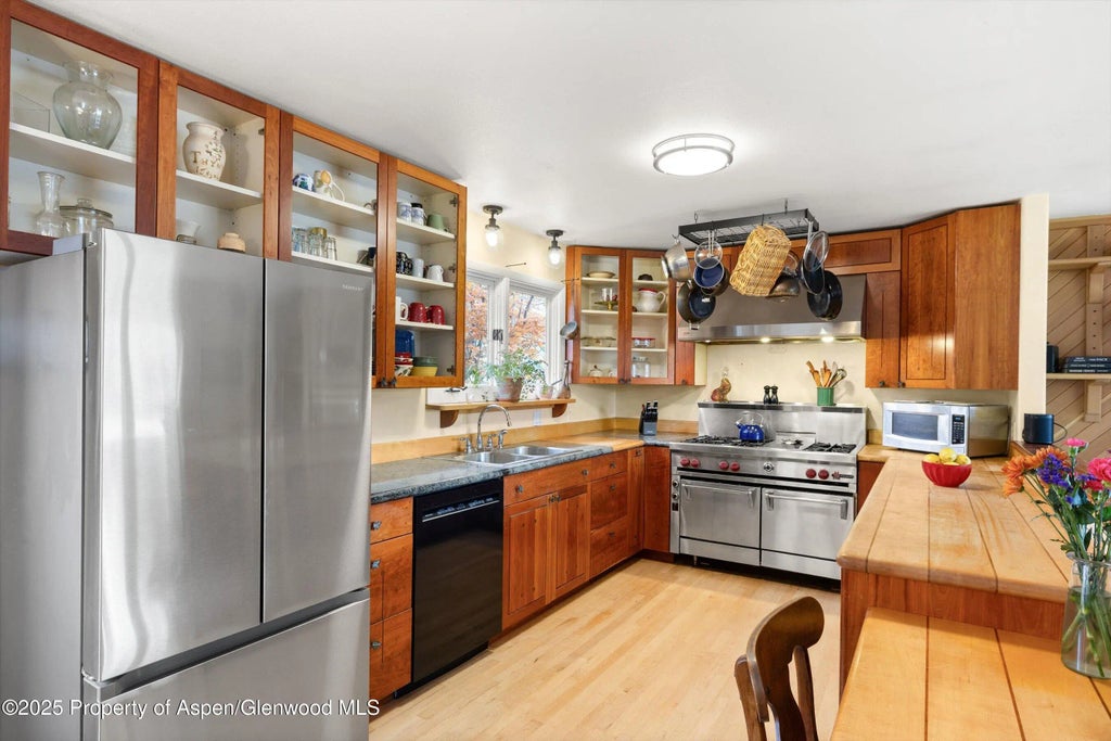 8 of 35 - 451 Euclid Avenue, Carbondale, CO