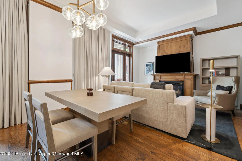 7 of 19 - 415 E Dean St, #7 Weeks 31 & 32, Aspen, CO