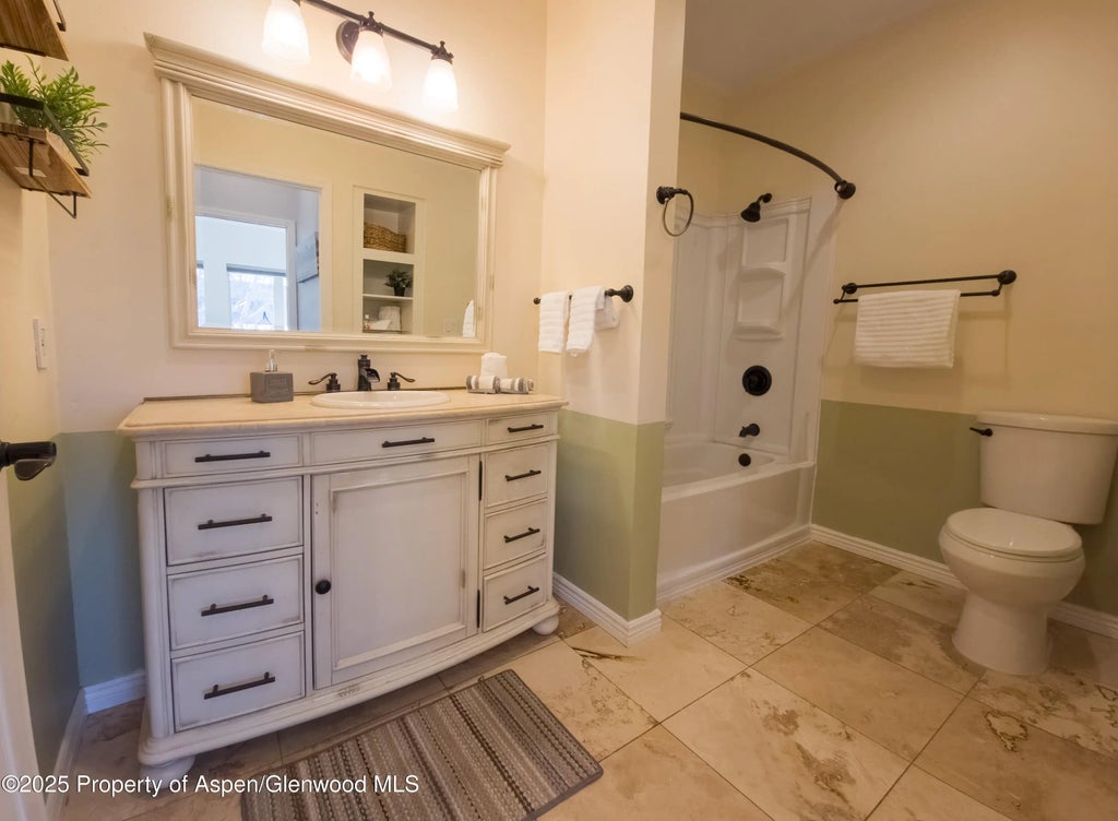 8 of 15 - 1400 E E Valley Road 212, Basalt, CO