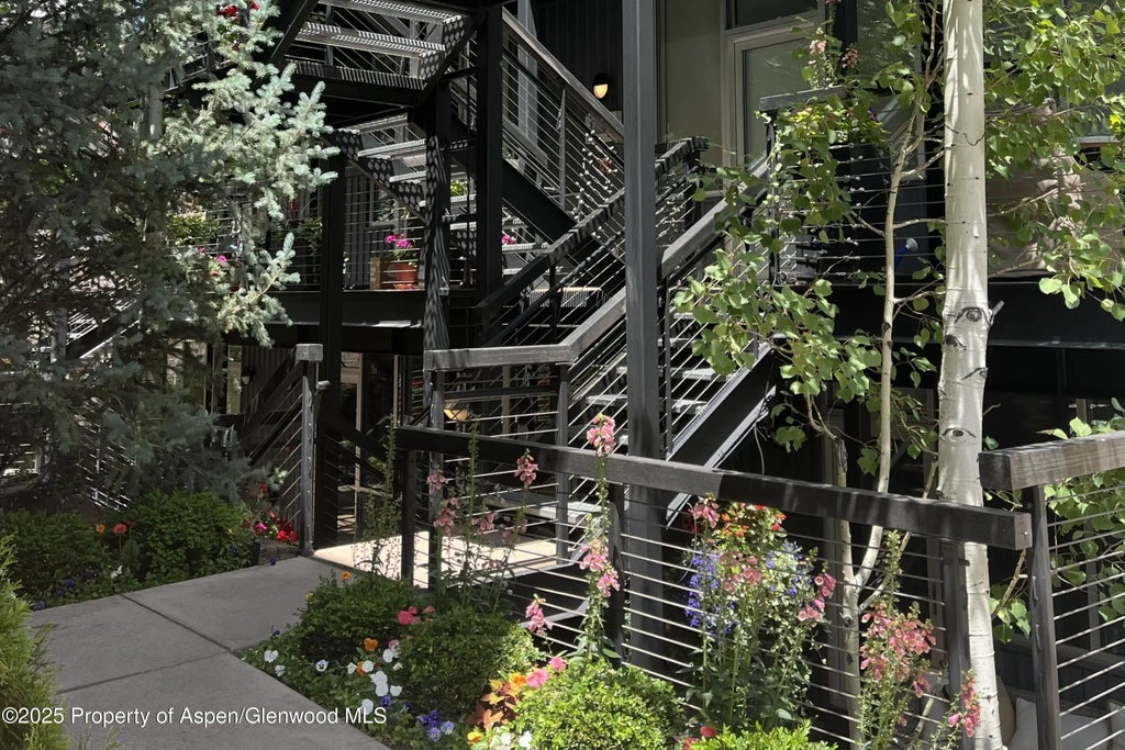 9 of 10 - 434 E Main Street 102, Aspen, CO