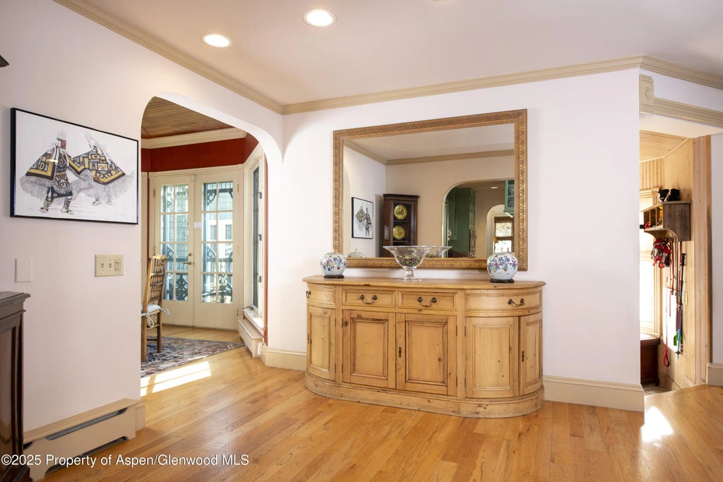 8 of 28 - 715 W Smuggler Street, Aspen, CO