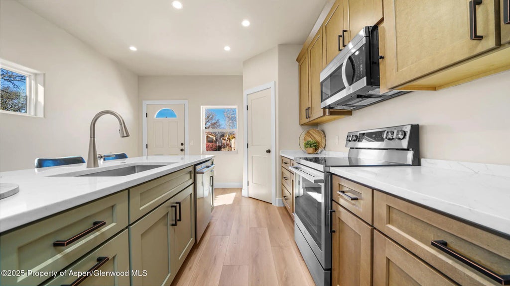 6 of 26 - 52 Hogan, Parachute, CO