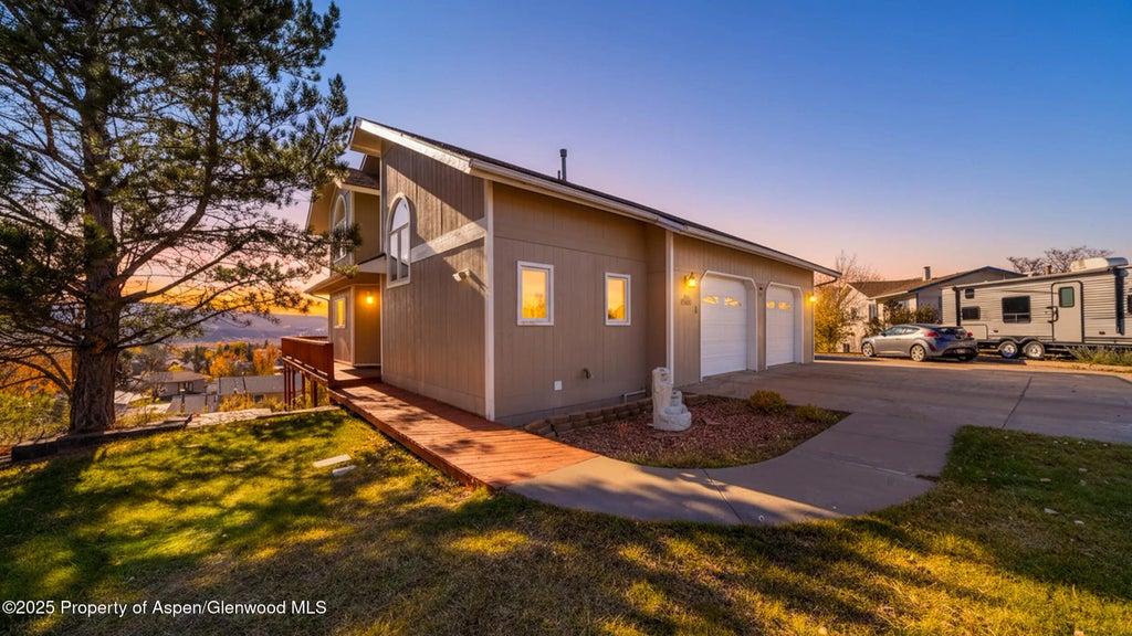 38 of 40 - 949 Edelweiss, Rifle, CO