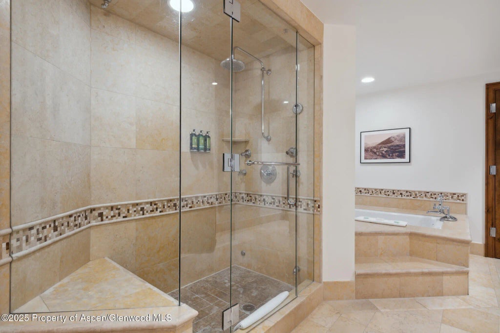 15 of 35 - 415 E Dean St, Unit 38, Week 33, Aspen, CO