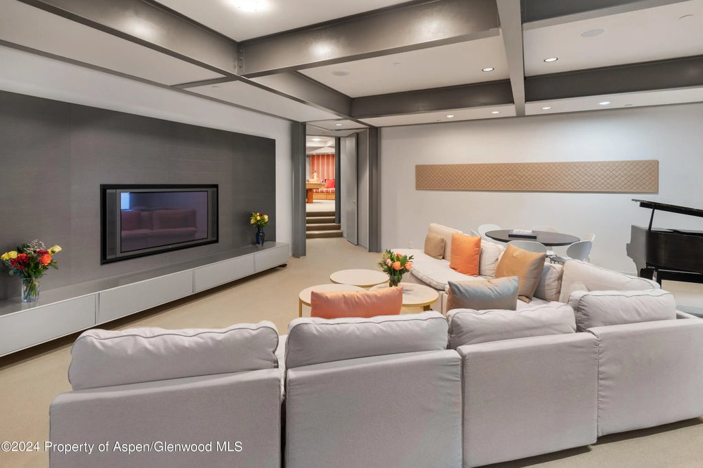 12 of 42 - 821 Cluny Road, Aspen, CO