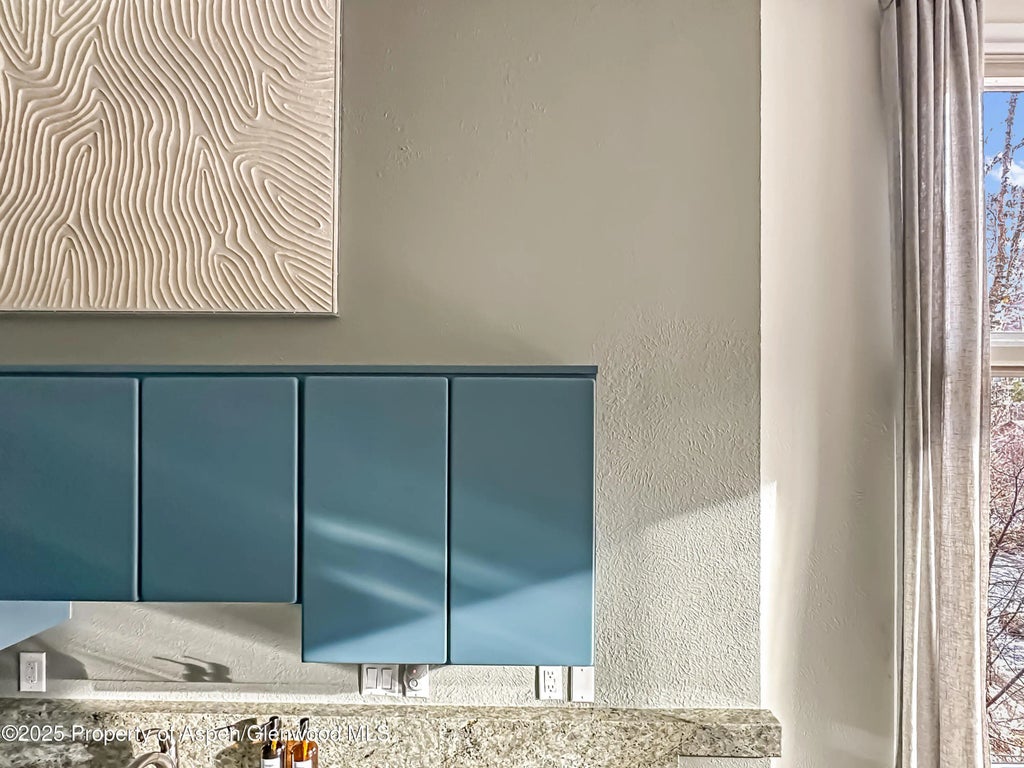 10 of 19 - 1050 Waters Avenue 9, Aspen, CO