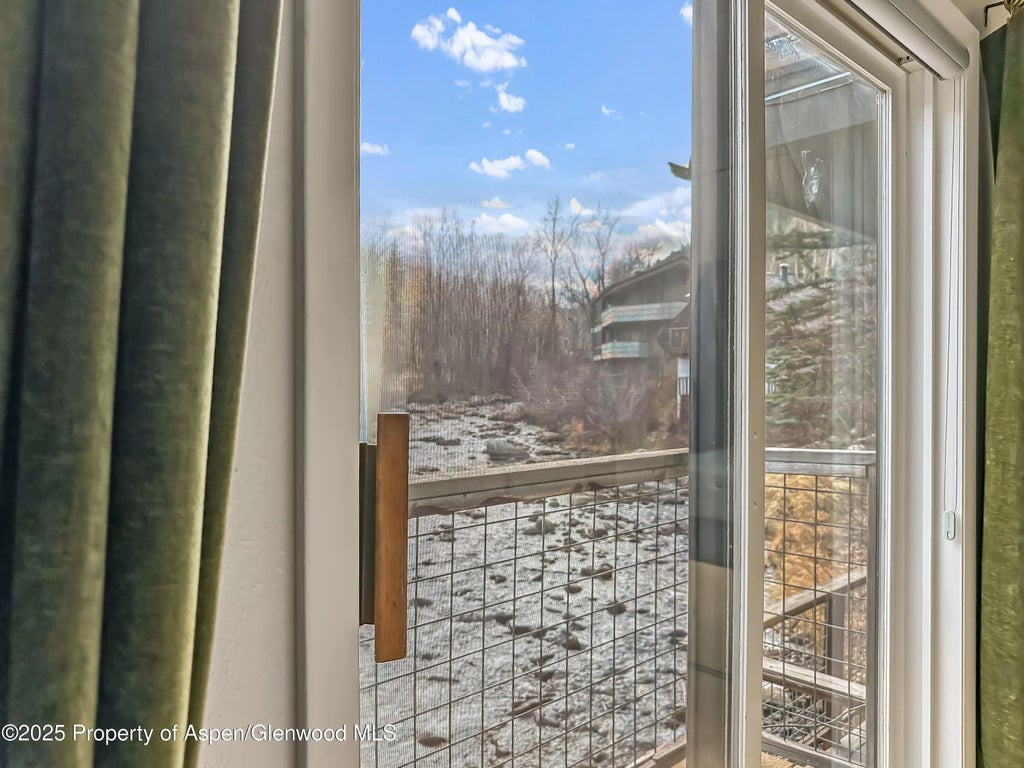 13 of 19 - 1050 Waters Avenue 9, Aspen, CO