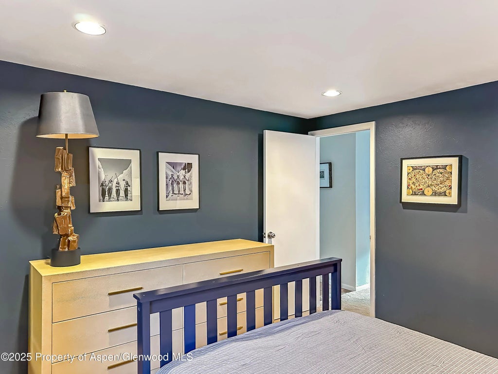 15 of 19 - 1050 Waters Avenue 9, Aspen, CO