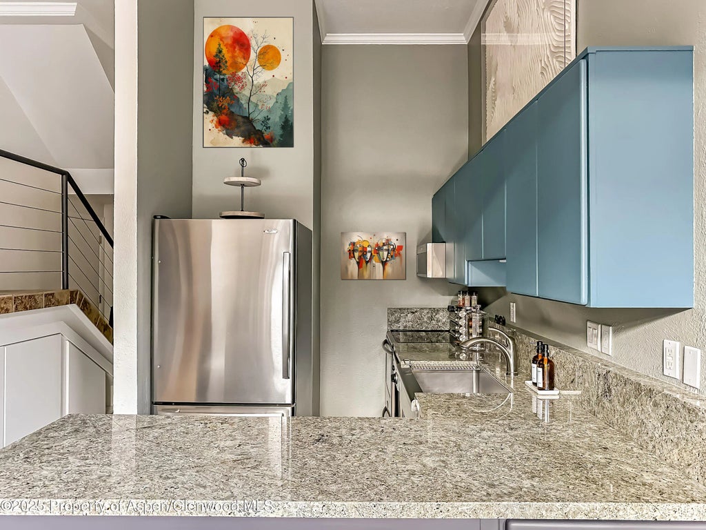 9 of 19 - 1050 Waters Avenue 9, Aspen, CO