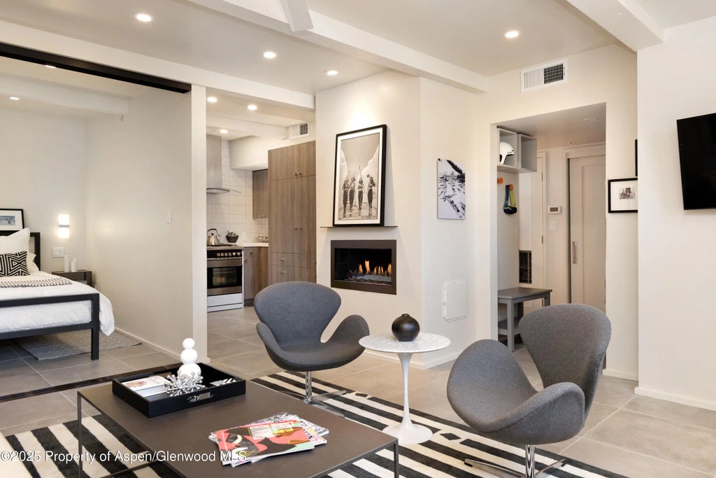 8 of 26 - 600 Carriage Way L-6, Snowmass Village, CO