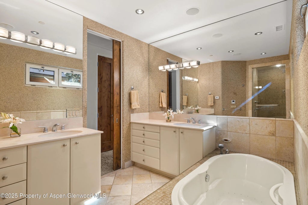 15 of 36 - 824 Bonita Drive, Aspen, CO