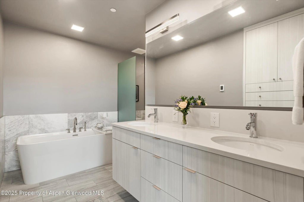 14 of 24 - 103 Willits Way 204, Basalt, CO