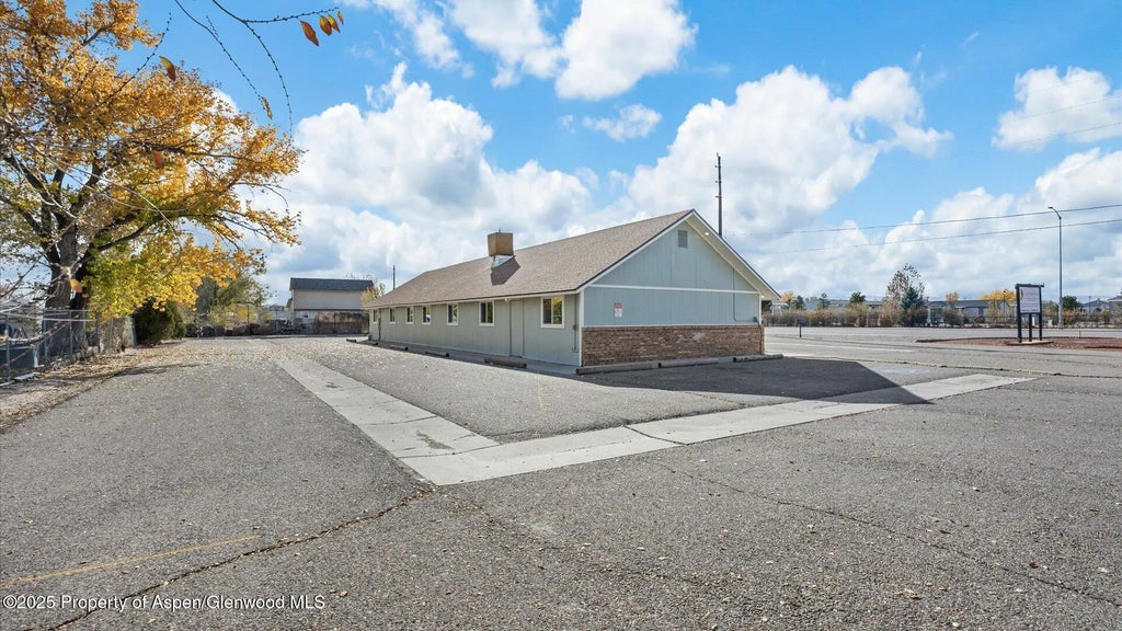 25 of 28 - 412 32 Road, Clifton, CO