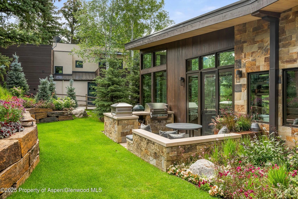 47 of 50 - 62 Bennett Court, Aspen, CO